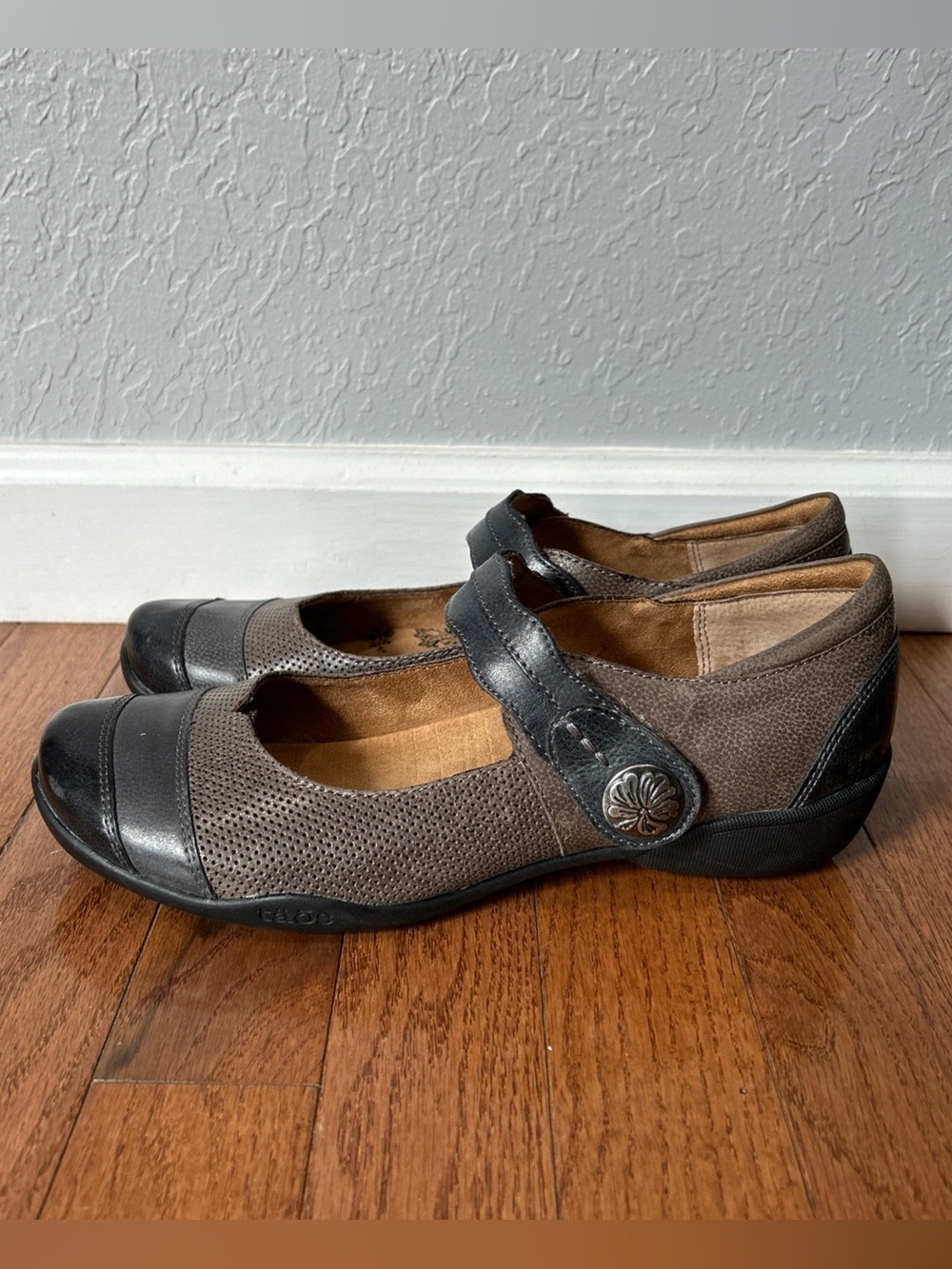 Taos Bravo Mary Jane Shoes Slip On Flats Loafers Women’s Size 9 Brown